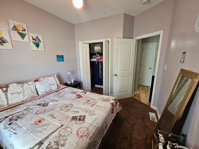 Building Photo - 4 Bedroom, 3 Bathroom home AVAILABLE 6/4/26