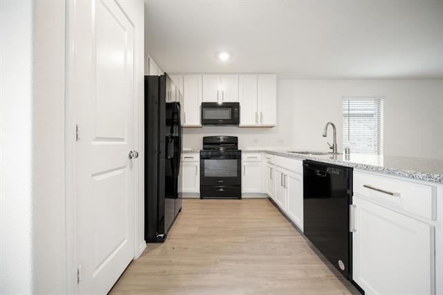 Building Photo - 3037 Ashbrook Ln