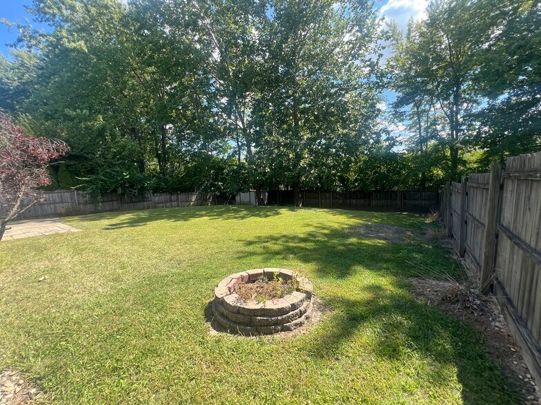 Building Photo - 2321 Winterset Dr