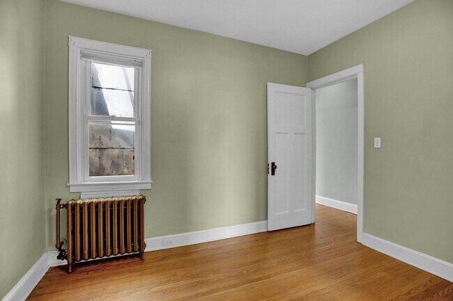 Building Photo - 434 Folcroft St