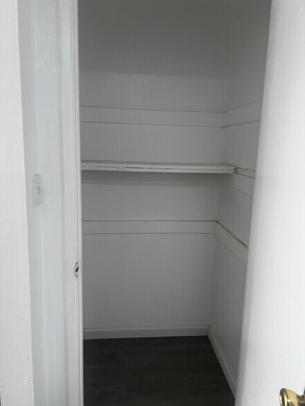 Building Photo - 445 S 2nd St