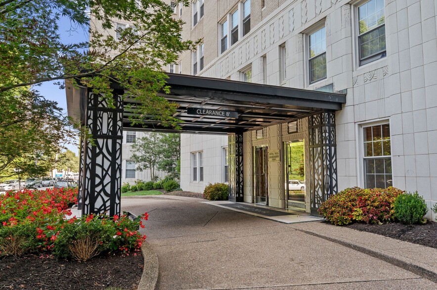 Building Photo - The Royal York Apartments