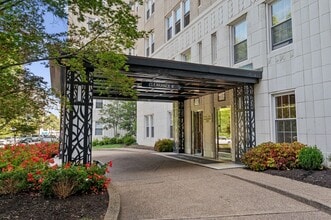 Building Photo - The Royal York Apartments