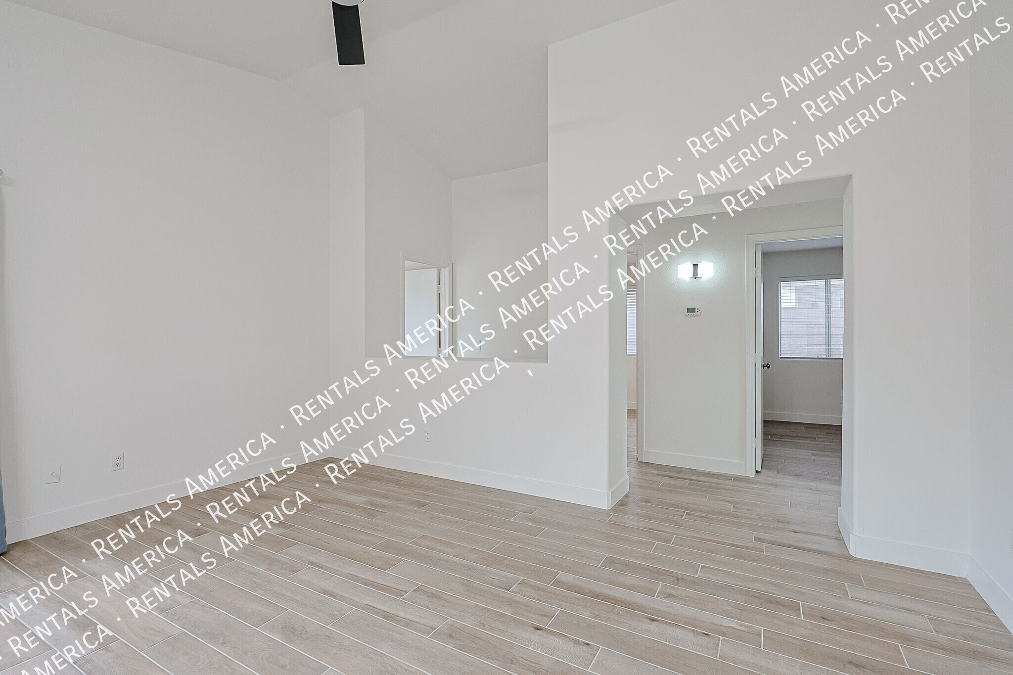 Building Photo - 3043 W Abraham Ln