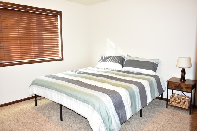 Building Photo - 4737 35th Ave S