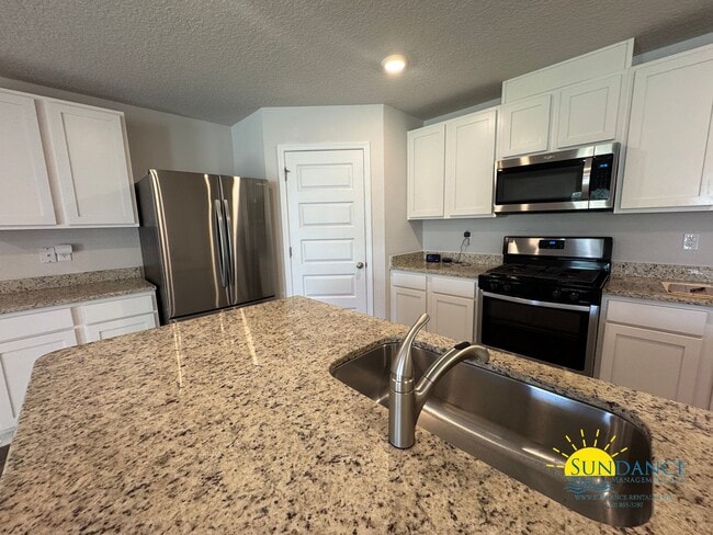 Building Photo - Beautiful 4 Bedroom Home in South Crestview!