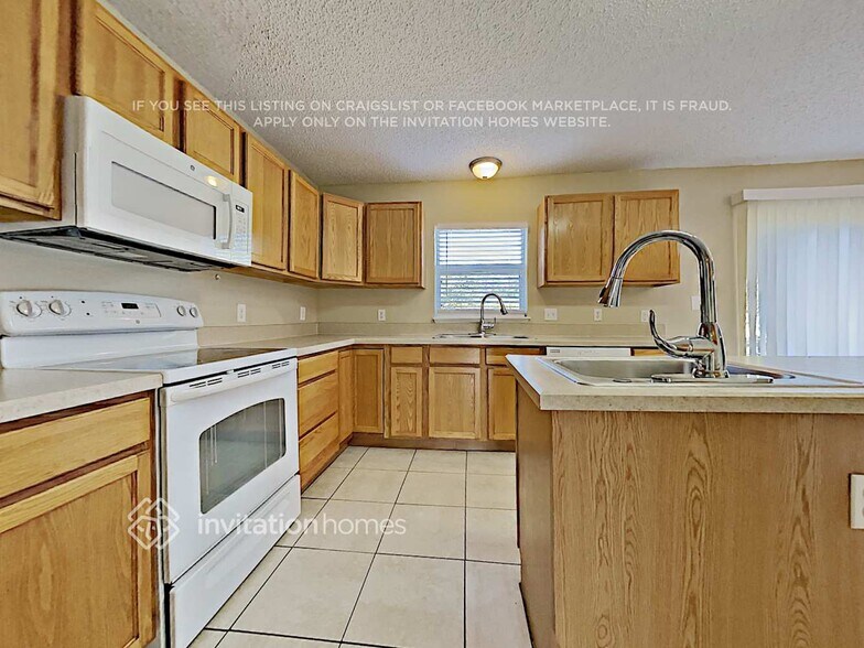 Building Photo - 1225 Howland Blvd