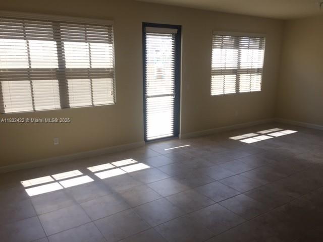 Building Photo - 8449 Blue Cove Way