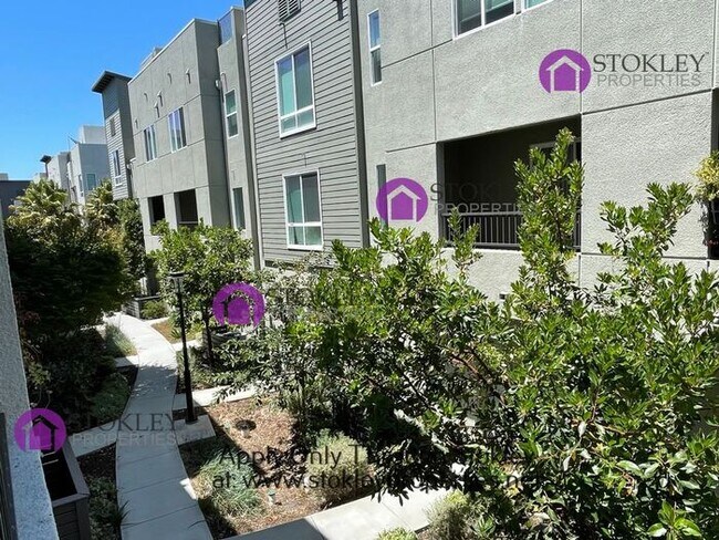 Building Photo - 1543 Longitude Dr