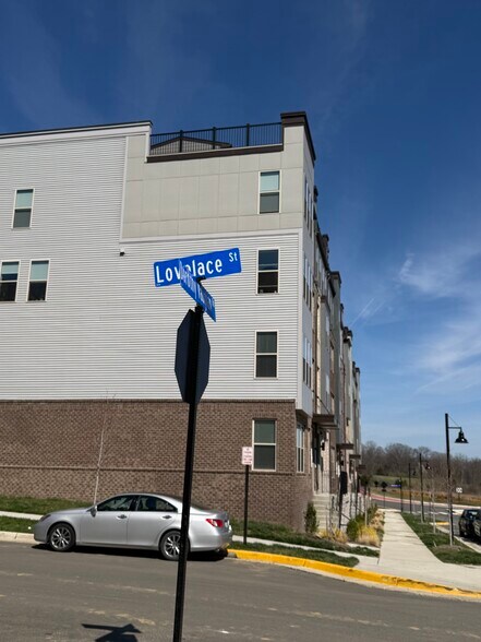 lovelace st - 8652 Lovelace St