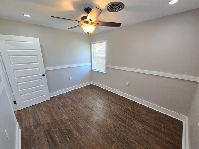 Building Photo - 1261 N Patterson Ave