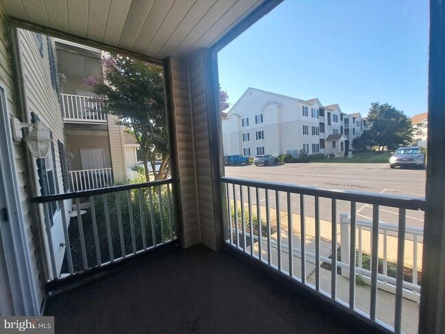 Building Photo - 4100 Sandpiper Dr