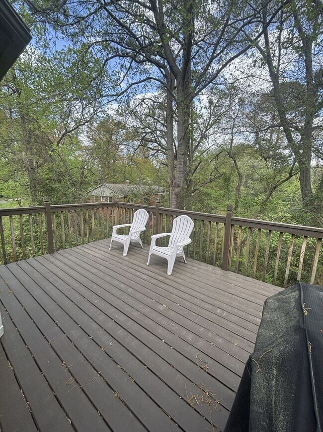 Building Photo - Spacious 3 Bed 2 Bath Home In Homewood With Large Basement