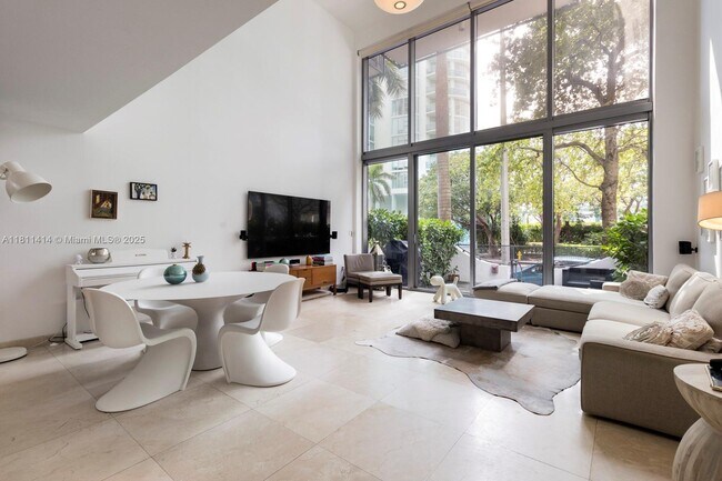 Building Photo - 6000 Collins Ave