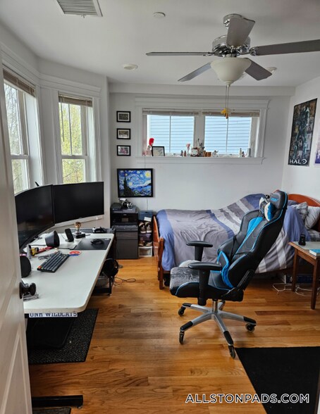 Building Photo - 14 Fern St