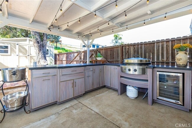 Building Photo - 1720 Vista Del Lago