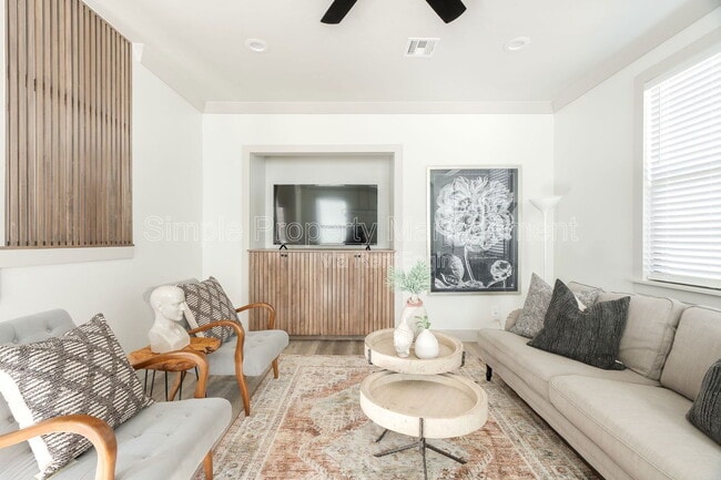 Building Photo - 4005 N Indiana Ave