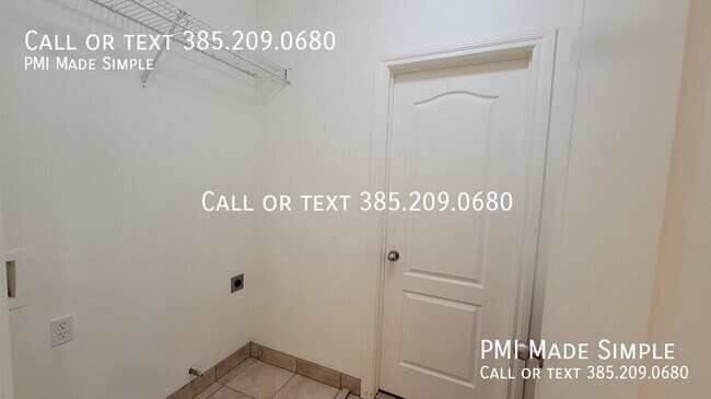 Building Photo - 3042 E Somerset Dr