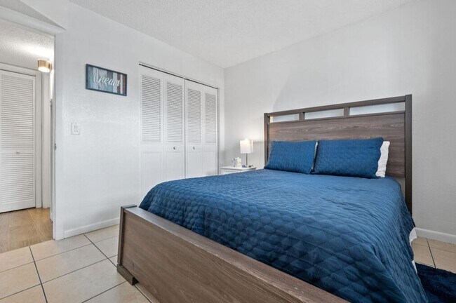 Building Photo - 308 Southwind 1 Ct