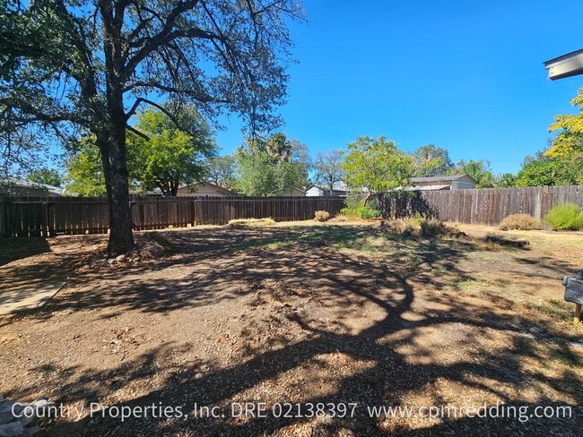 Building Photo - Updated 3-Bedroom House with Large Yard Coming Available April 1!