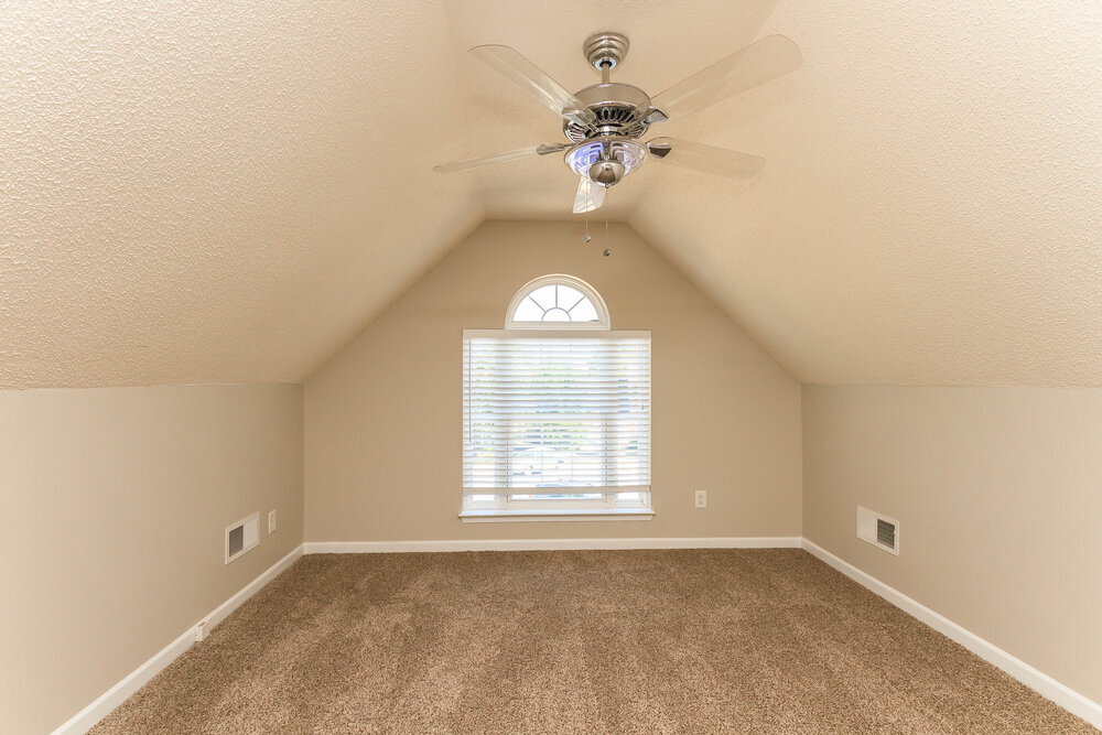 Building Photo - 5811 Briggs Dr