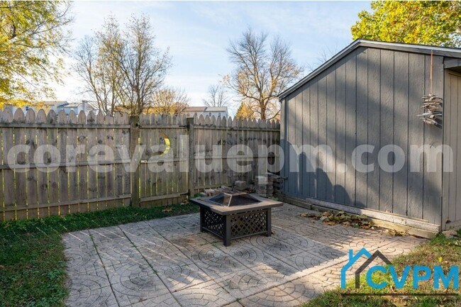 Building Photo - 1290 Holmespun Dr