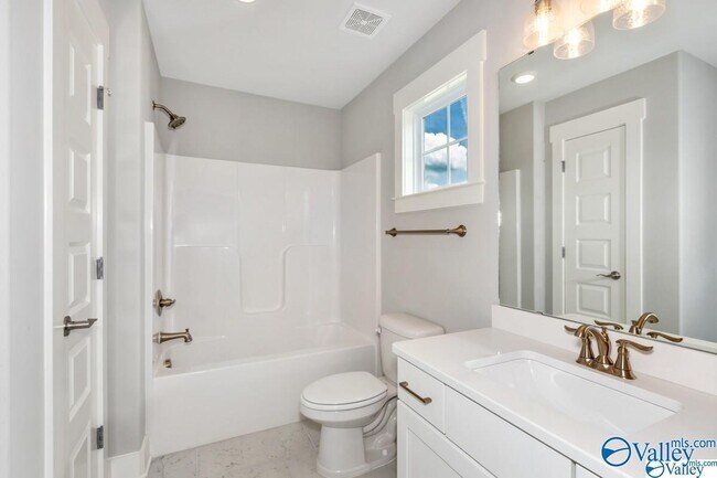 Building Photo - 6604 Waxwood Dr