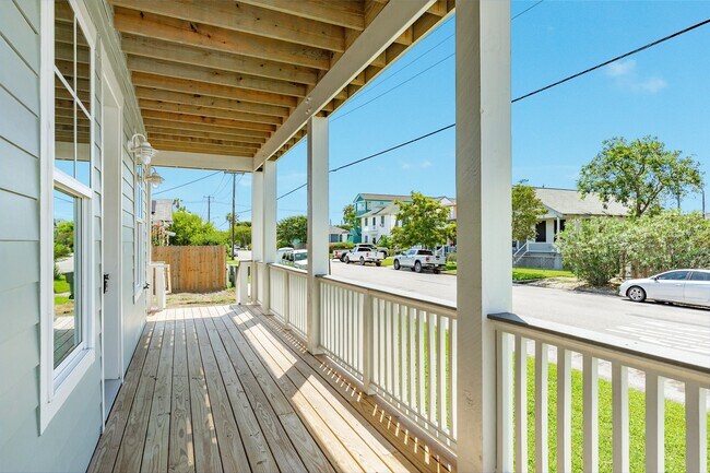Building Photo - 3228 Avenue R