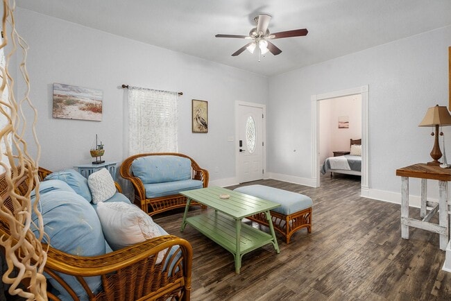 Building Photo - 2015 37th St