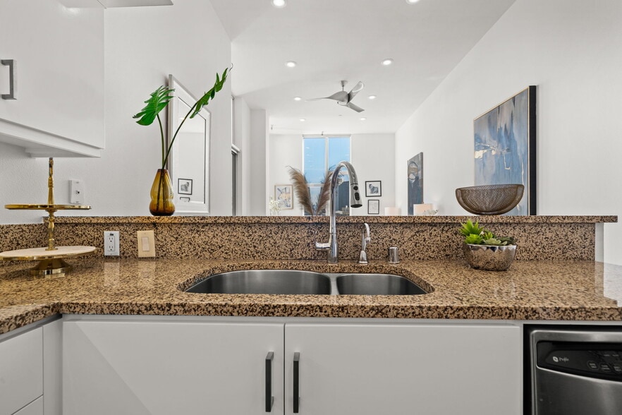 Building Photo - 630 Thomas L Berkley Way