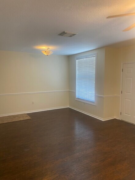 Building Photo - 1508 Blue Magnolia Rd