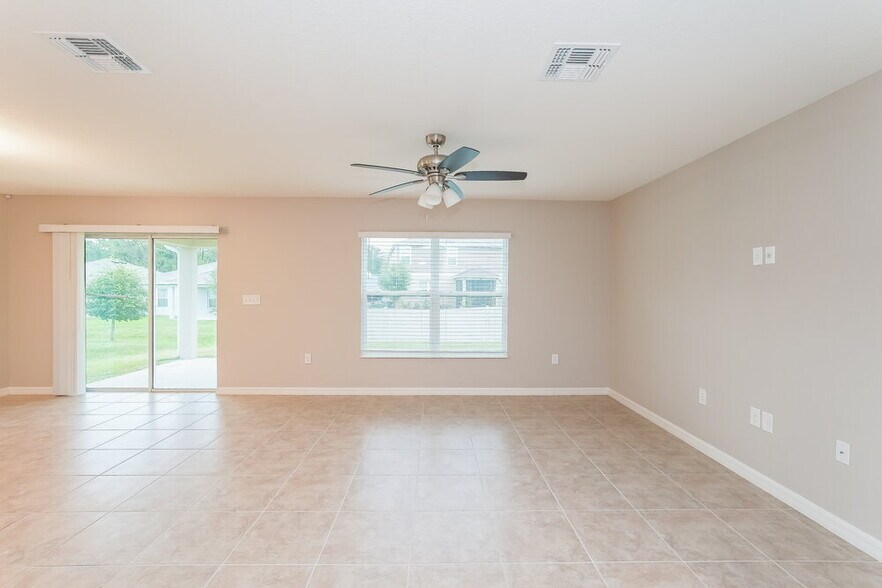 Building Photo - 7601 Muscovy Dr