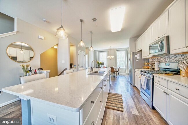 Building Photo - 18318 Woodhouse Ln