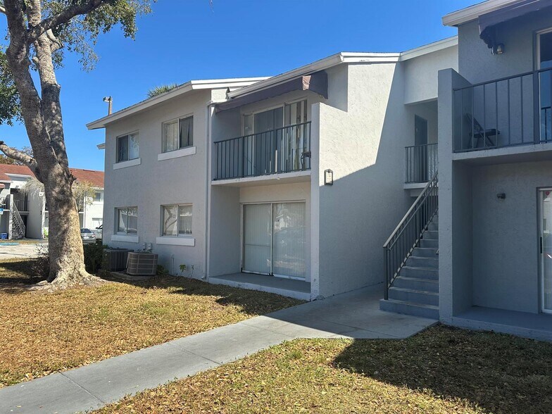 Building Photo - 1162 Lake Terry Dr