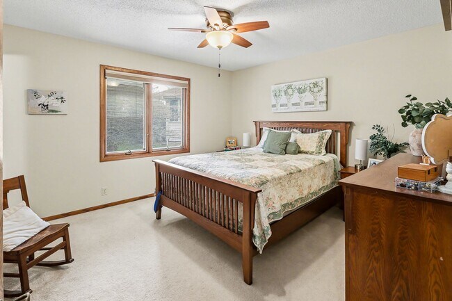 Building Photo - For Rent – 3 Bedroom Home in Sunset Hills, Pella