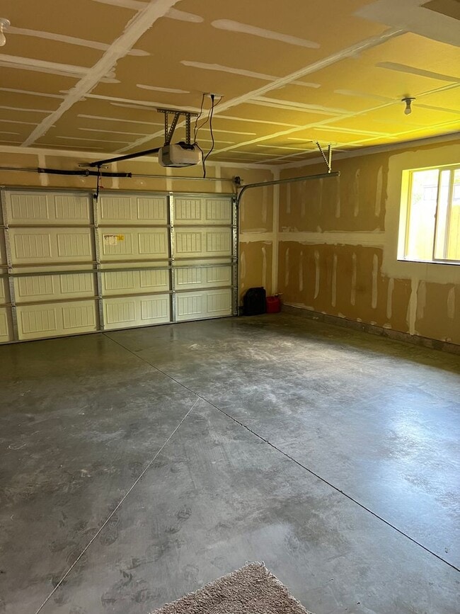 Building Photo - 3 Bed 2 Bath home in Bozeman
