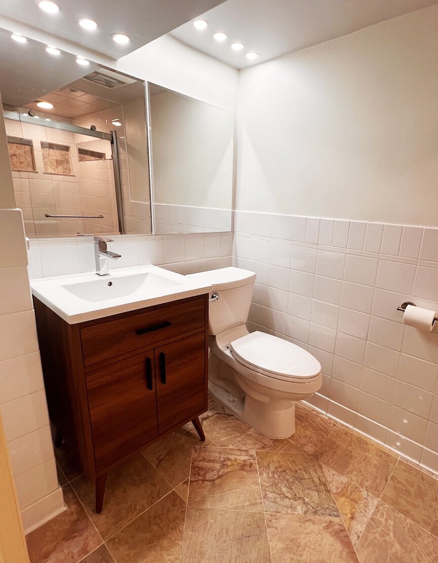bathroom - 1878 Monroe St NW