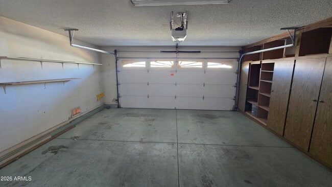 Building Photo - 9839 W Cedar Dr