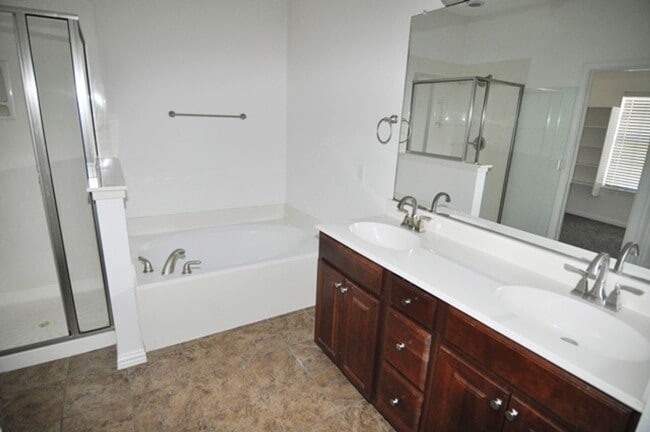 Building Photo - 1510 Biltmore Ln