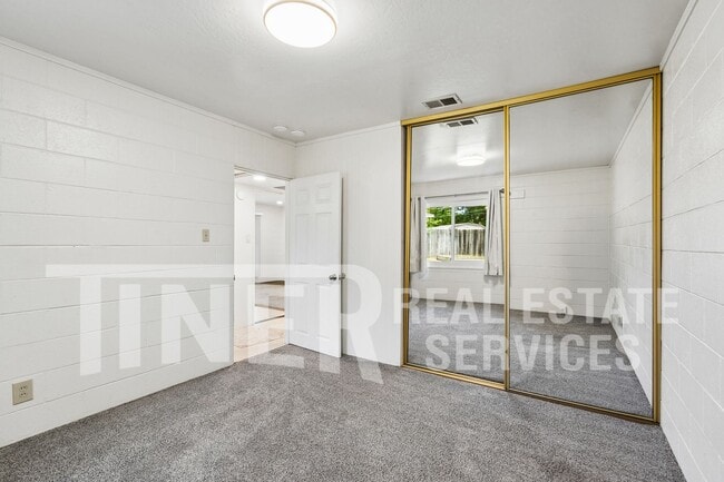 Building Photo - 2720 Riesling Way