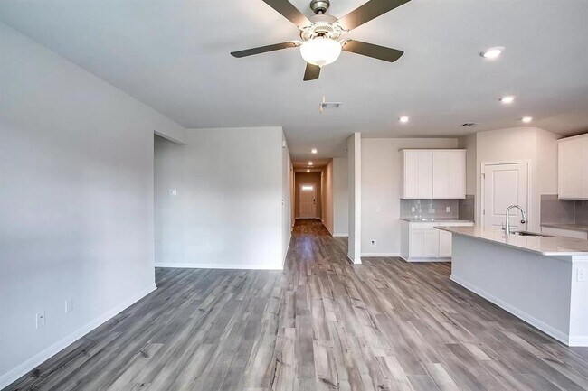 Building Photo - 6713 Coalinga Ln
