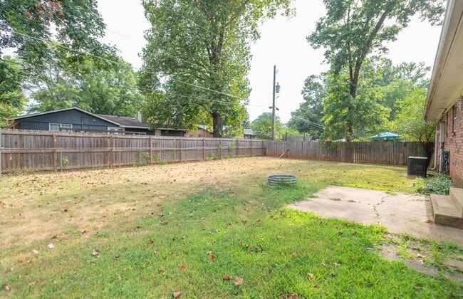 Building Photo - 1016 Grayland Dr