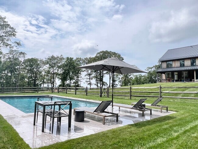 Building Photo - 36 Yuza Mini Ln