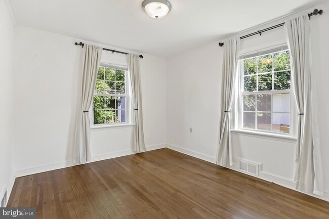 Building Photo - 4803 Westway Dr