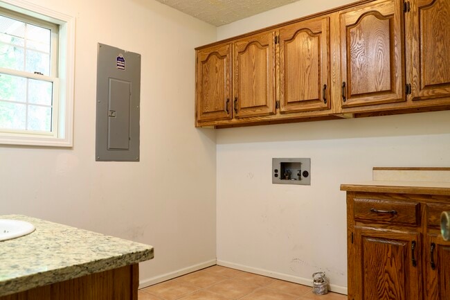 Building Photo - 17051 Lemming Ln