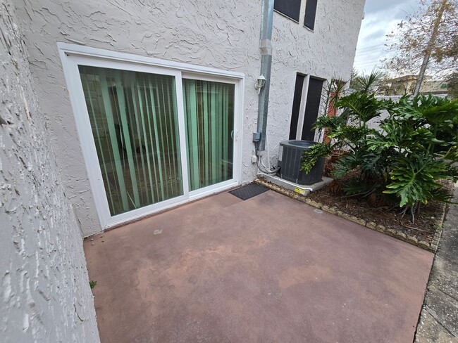 Building Photo - Orlando - 3 Bedroom, 2 Bathroom - $2,295.00