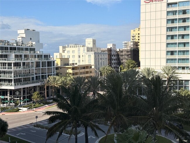 Building Photo - 2899 Collins Ave