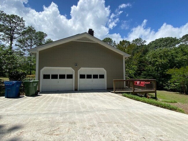 Building Photo - 917 Rolling Hills Cove