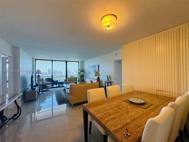 Building Photo - 3675 N Country Club Dr