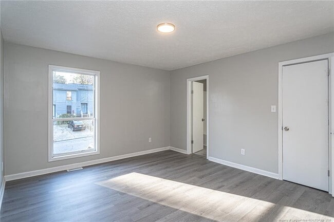 Building Photo - 5717 Aftonshire Dr